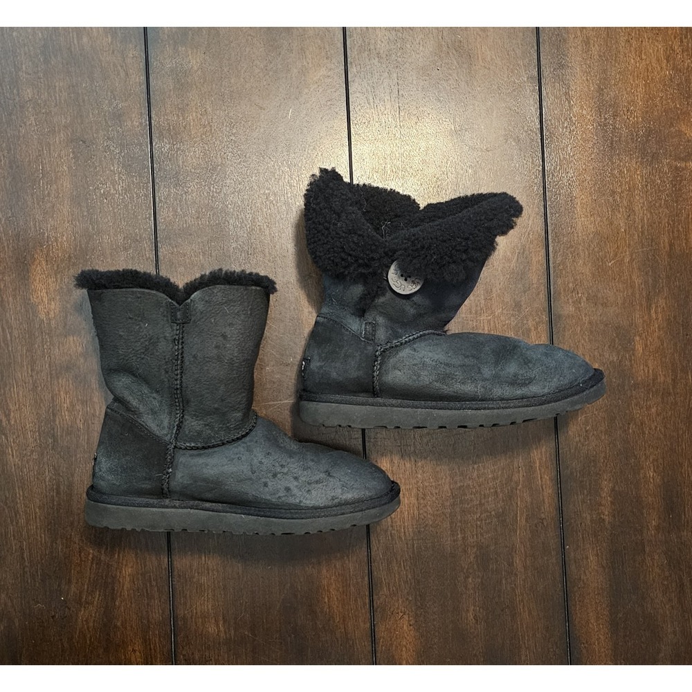 UGG Bailey Button Boots‎ Sheepskin Shearling Black Size 6